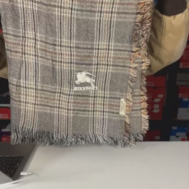 Burberry BURBERRY SHAWL £800+RRP CASHMERE  product image