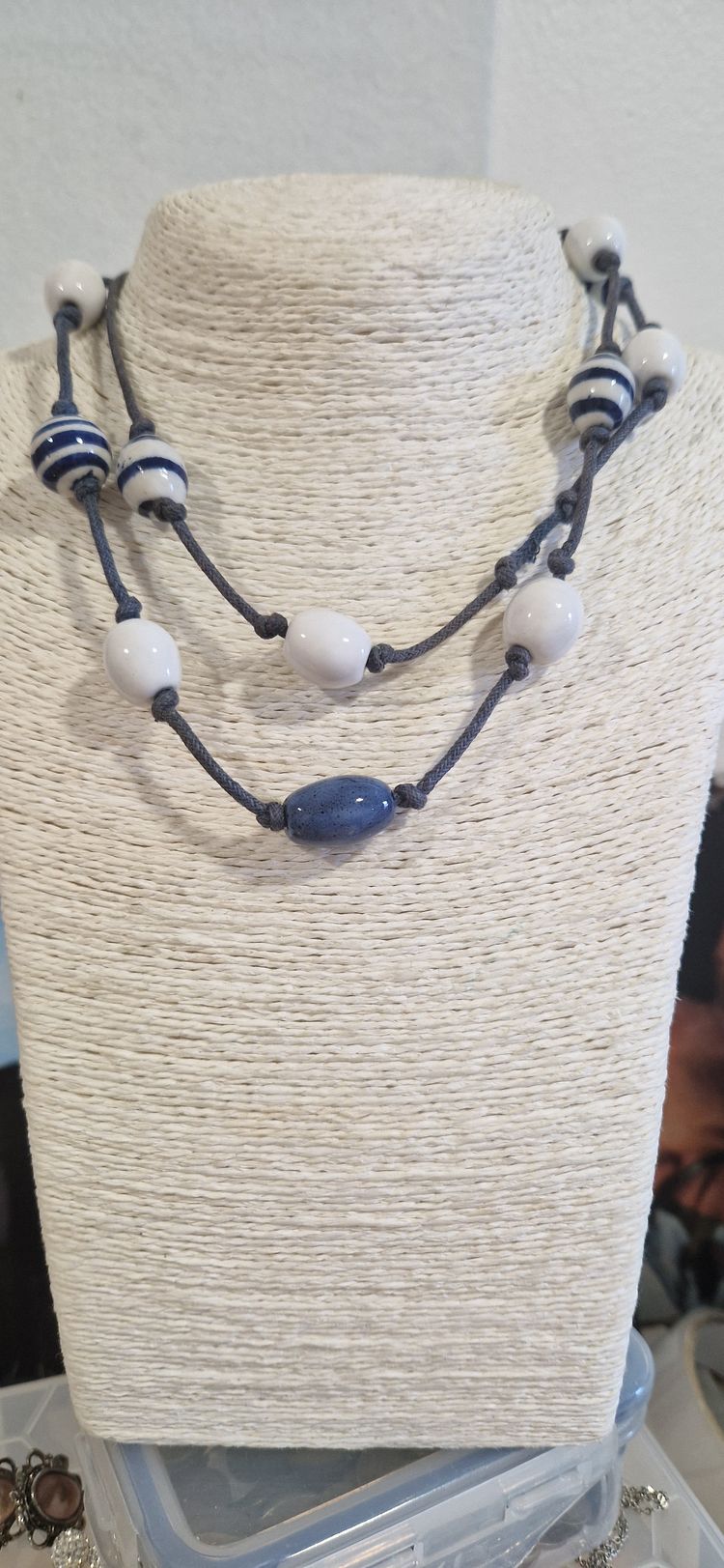 Immagine del prodotto Other Ladies vintage porcelain and glass necklace 1960s 
