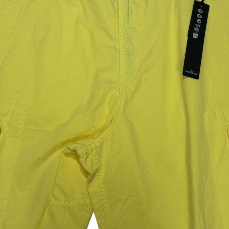 Immagine di Stone Island Cargo Yellow Shorts 6