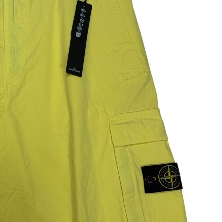 Immagine di Stone Island Cargo Yellow Shorts 2