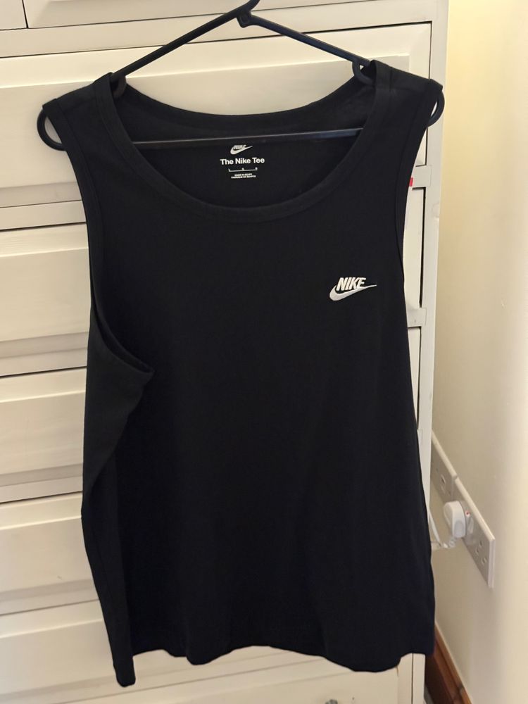 Nike Black Sleeveless Tank Top image 1