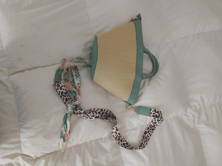 Green And Beige Handbag With Patterned Strap image 1