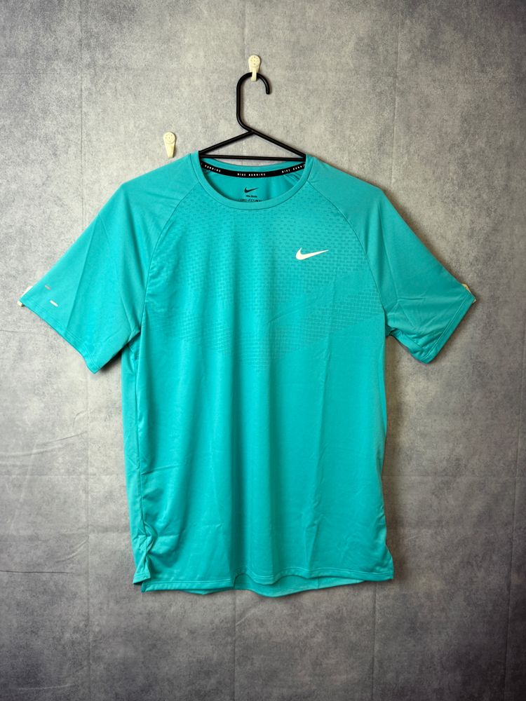 Nike Running Shirt and Shorts Set image 2