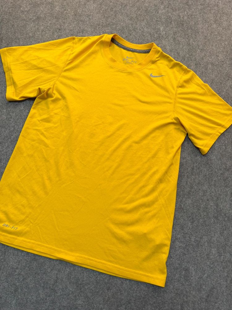 T-shirt Nike minimal gialla S image 2