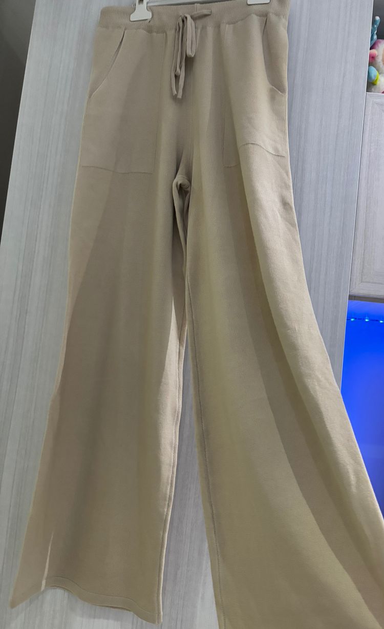 beige wide-leg pants 2