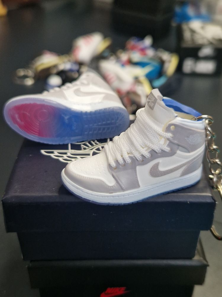 Air Dior High-Top Sneaker Keychain
