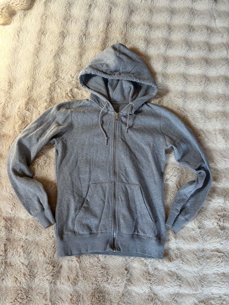 Szara bluza nike rozpinana 