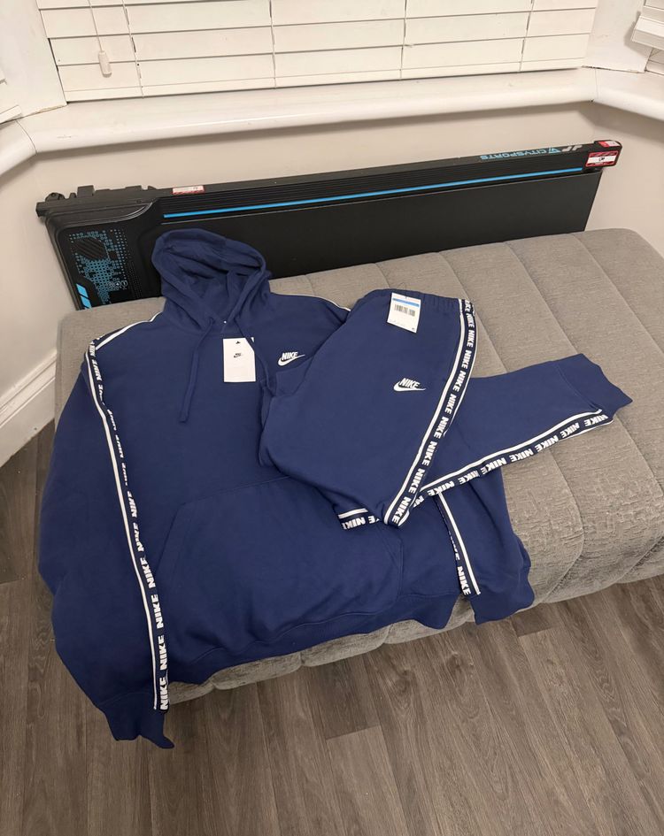 Nike Nike Blue Hoodie And Sweatpants Set imagen del producto