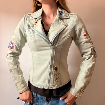 2000s Asymmetrical Collar Candie’s Embroidered Denim Jacket