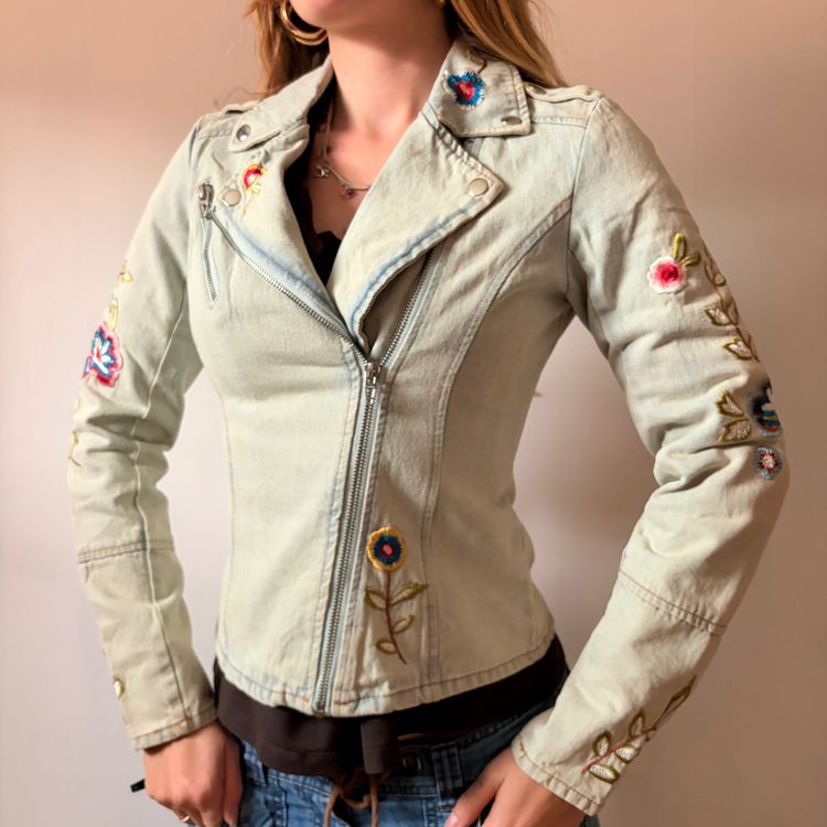 2000s Asymmetrical Collar Candie’s Embroidered Denim Jacket image 2
