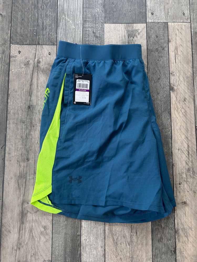 Under Armour 7” Launch Graphic Shorts - Size 2XL