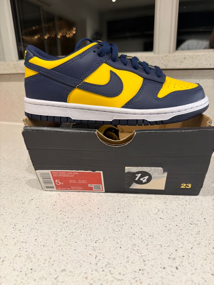 Nike Nike Low-Top Sneakers product image
