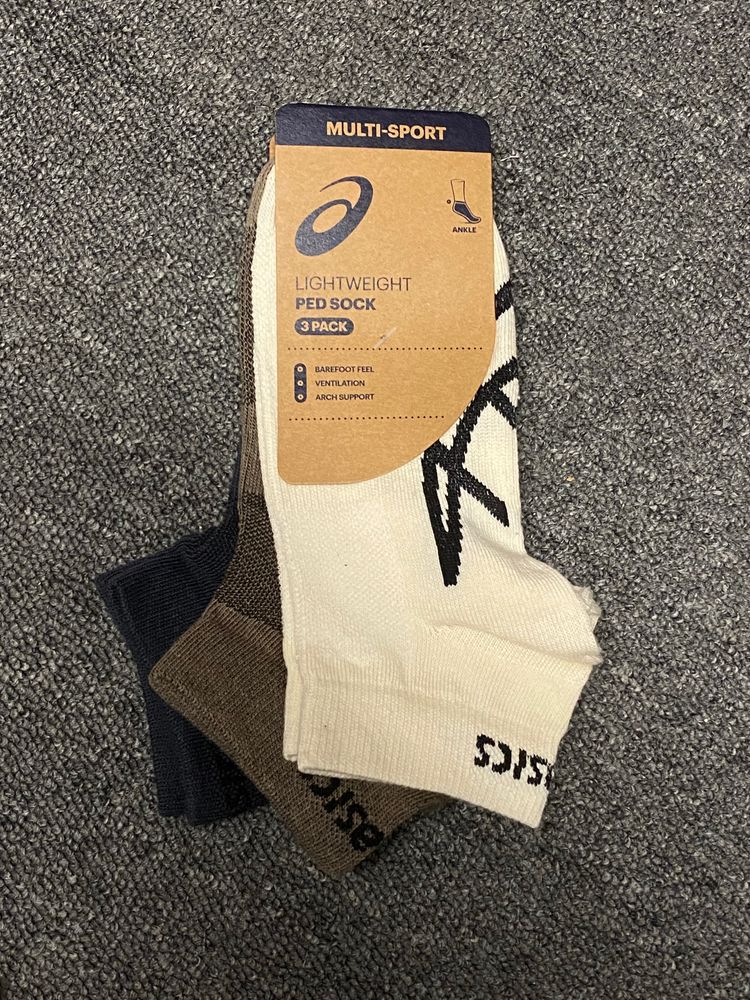 Size: 2.5-5 Asics lightweight ped sock 3 pack