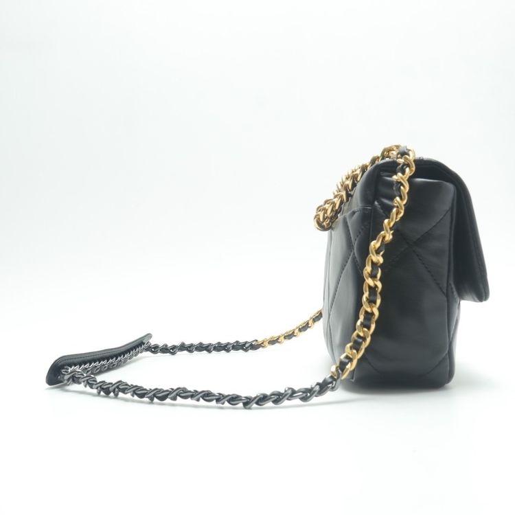 Chanel Black Quilted Leather Shoulder Bag image 5