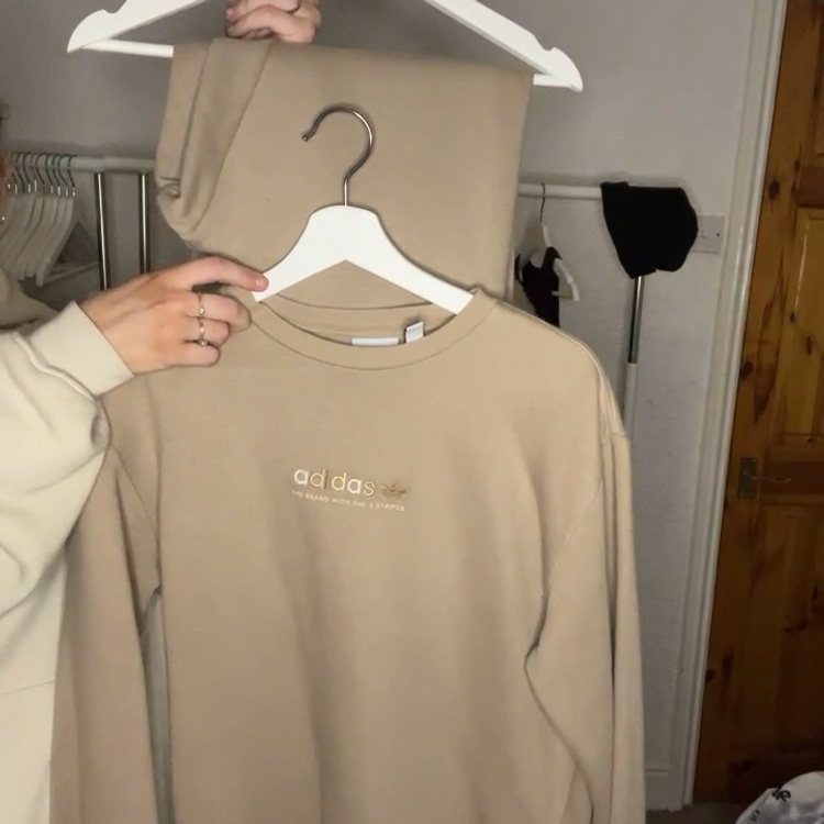 Adidas Adidas cream tracksuit size S&M product image