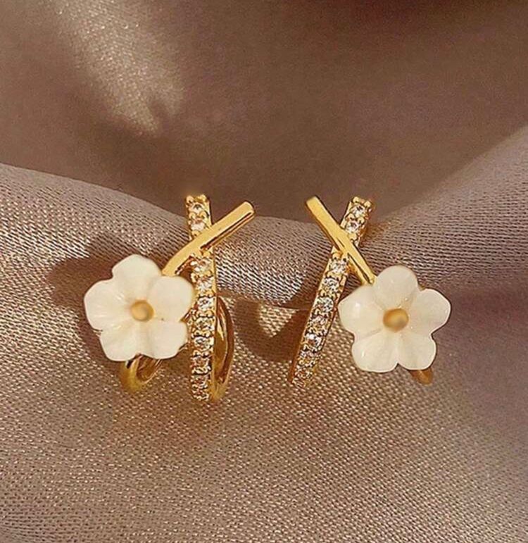 Gold-Plated Crossover Floral Earrings image 1