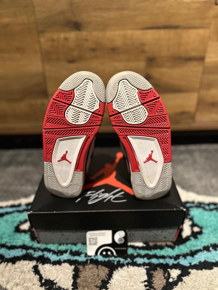 Nike Air Jordan 4 “Fire Red 2020 ” U.K. 4GS image 3