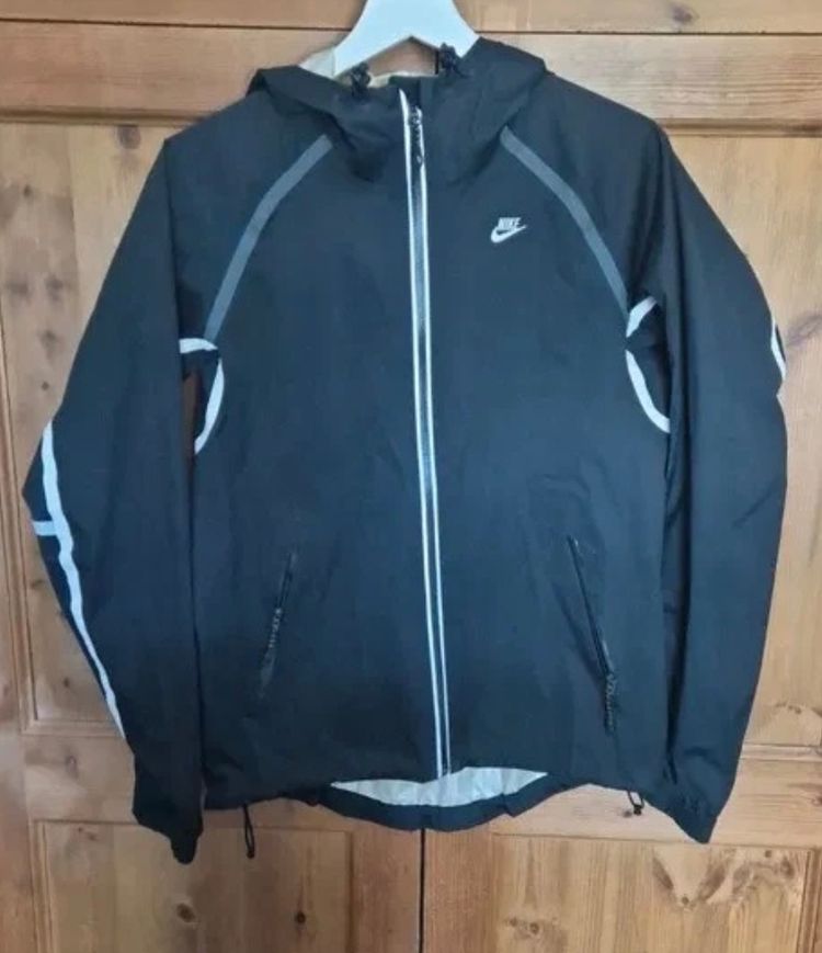 Nike Windrunner Jacket Size Small Size 8-10 Black Hooded Full Zip Running Jacket