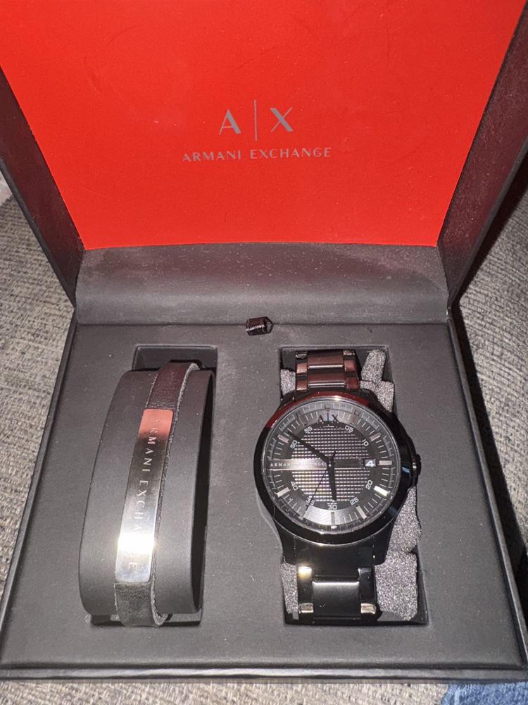 Armani Exchange men's watch with bracelet image 2