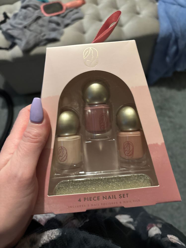 Set 4 Piece Nail Set product image