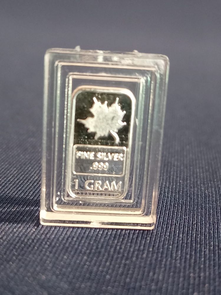 1 Gram silver bullion bar Maple in protective case