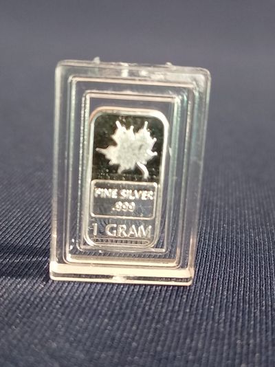 1 Gram silver bullion bar Maple in protective case