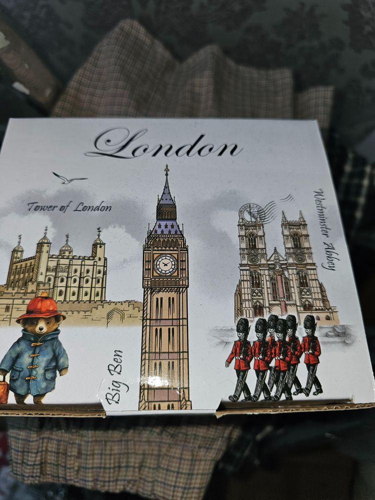 London-Themed Teapot And Cup Set image 1
