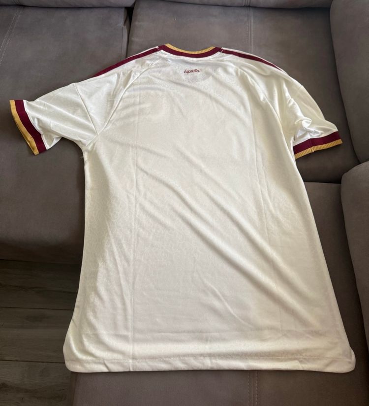 Camiseta España talla XXXL visitante versión jugador sin estrenar!! imagen 2