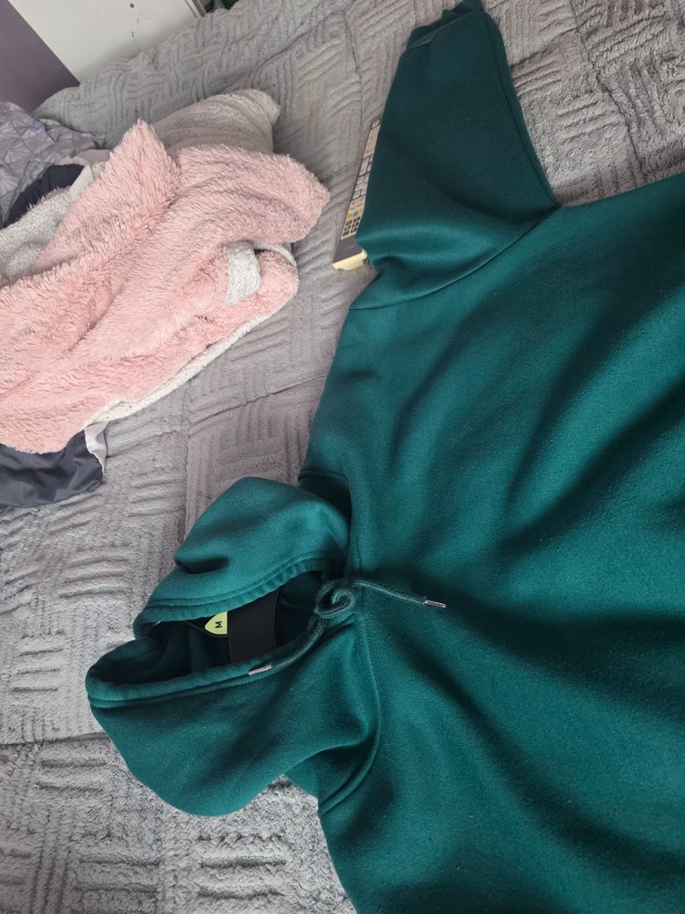 Immagine di Green Hoodie 2