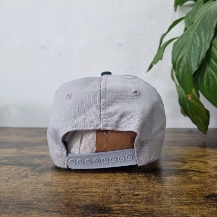 Immagine di Embroidered Cap With Fox And Farm Design 3