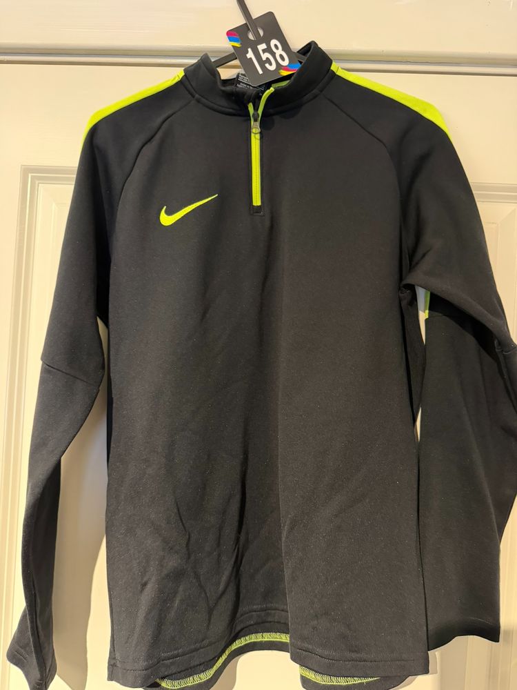 Nike black and neon yellow quarter-zip sri fit youth xl