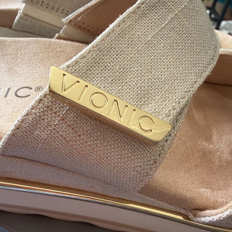 Vionic Phoenix Brandie Platform Wedge Sandal Adjustable Linen Metallic Size 5.5 obraz 5