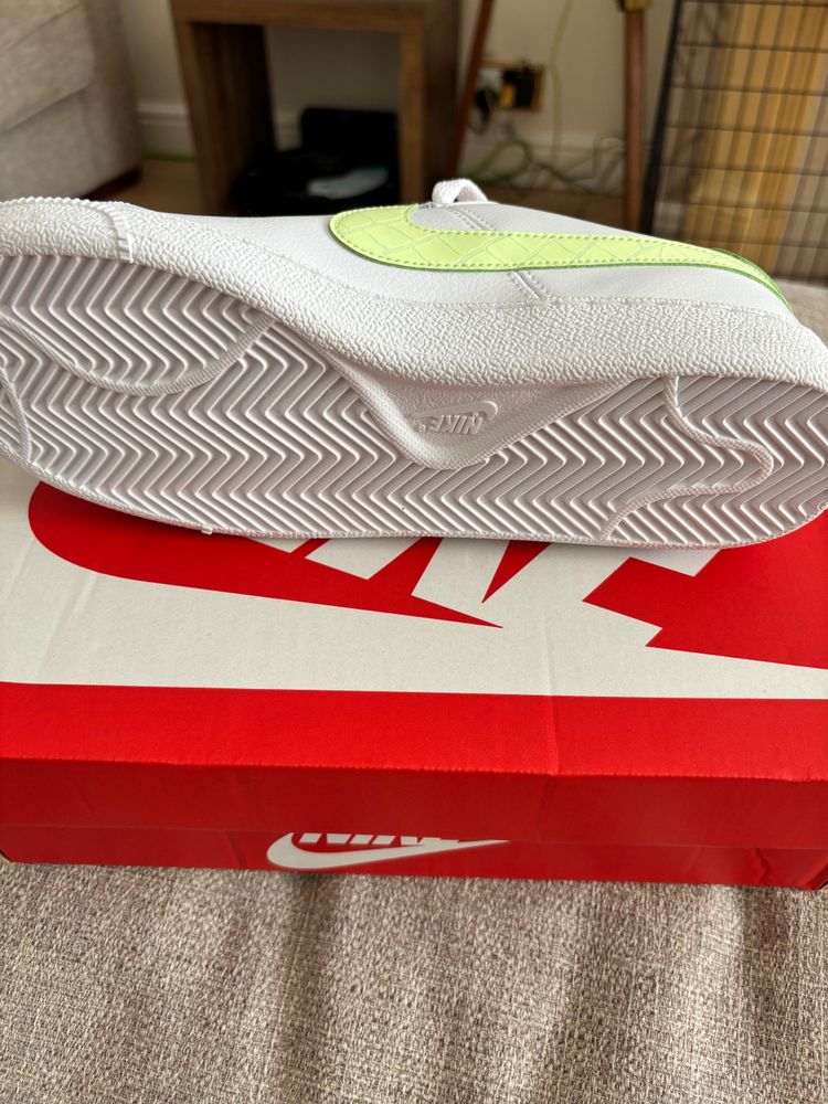Wmns Nike Court Royale Sneakers 2