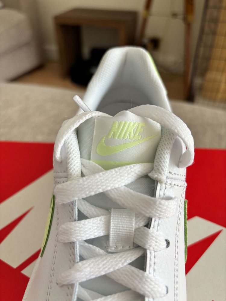Wmns Nike Court Royale Sneakers 4