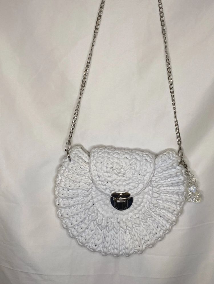 White Crocheted Shoulder Bag With Chain Strap image 2