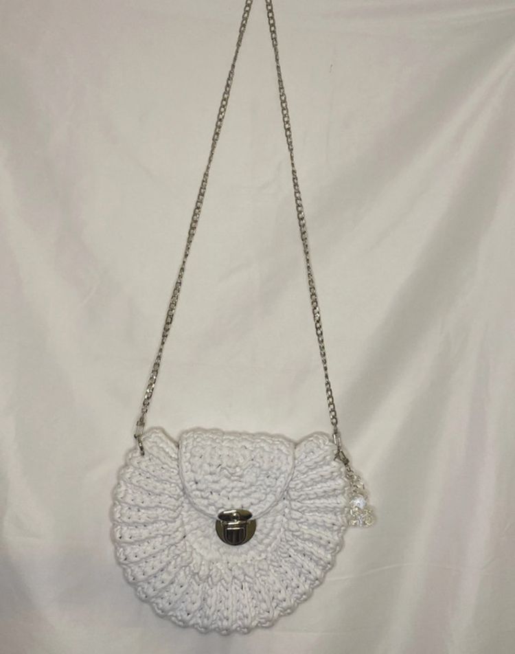 White Crocheted Shoulder Bag With Chain Strap image 4