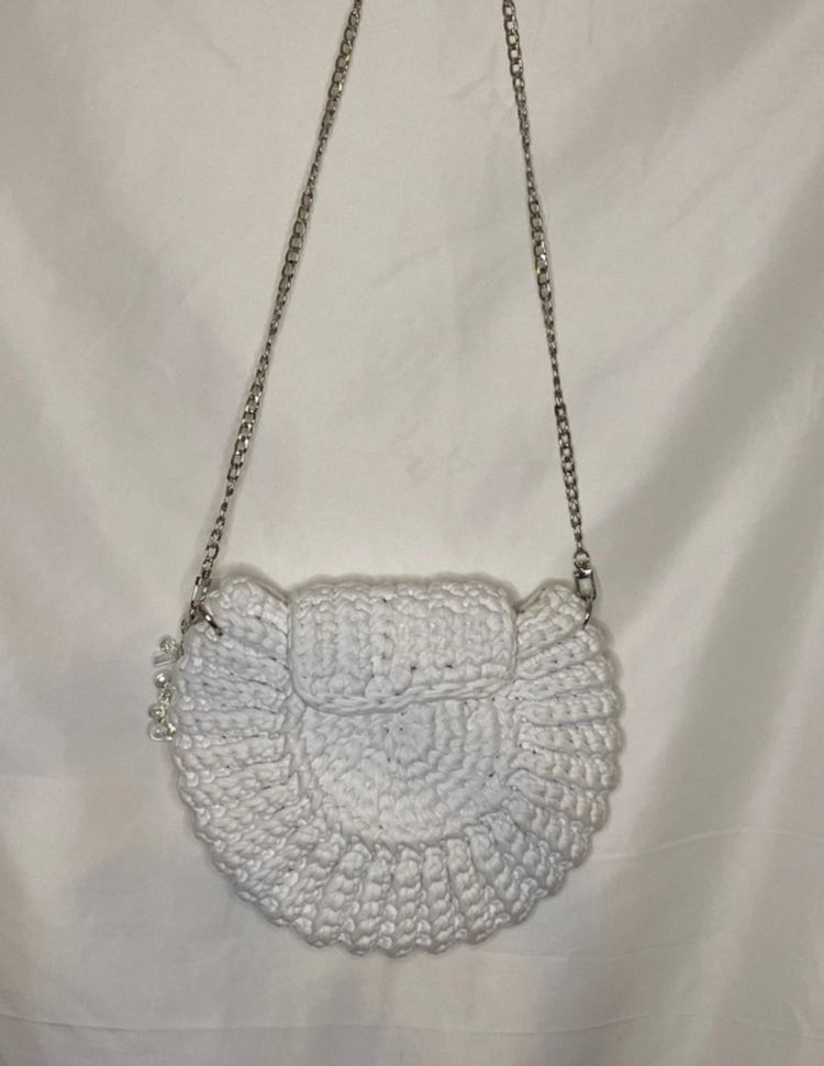 White Crocheted Shoulder Bag With Chain Strap image 3