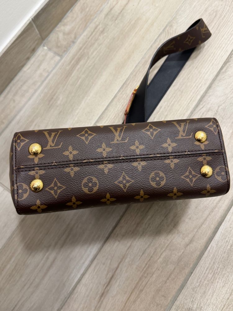 Louis Vuitton Monogram Canvas Handbag image 5