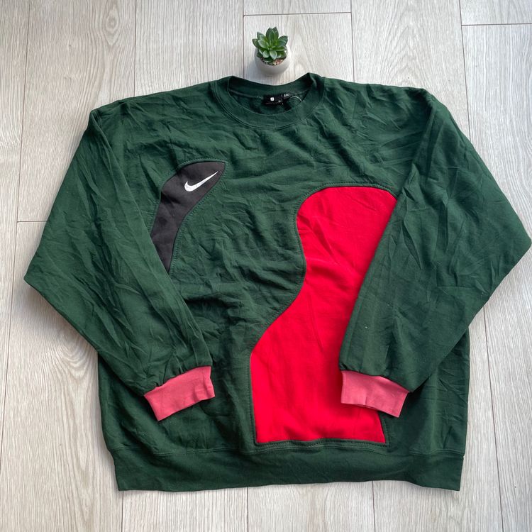 Nike Nike Green Sweatshirt With Red And Black Patches product image