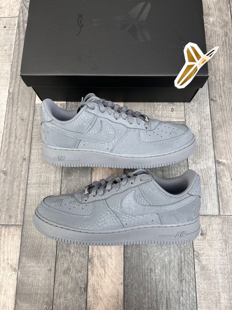 Nike Air Force 1 Low Trainers ‘KOBE Limited Edition Cool Grey’ - Size UK 9.5, 10, 11 imagen 2