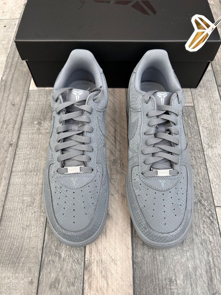 Nike Air Force 1 Low Trainers ‘KOBE Limited Edition Cool Grey’ - Size UK 9.5, 10, 11 imagen 3