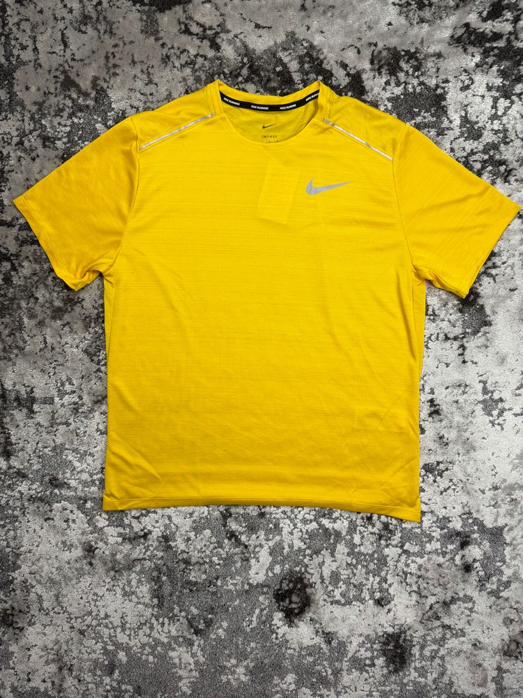 Nike Nike 1.0 Yellow miler  product image