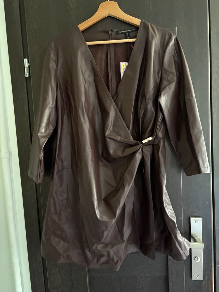 River Island Skórzana brązowa sukienka kopertowa  product image