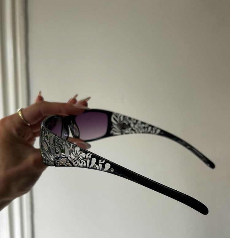 Black Sunglasses With White Floral Pattern image 2
