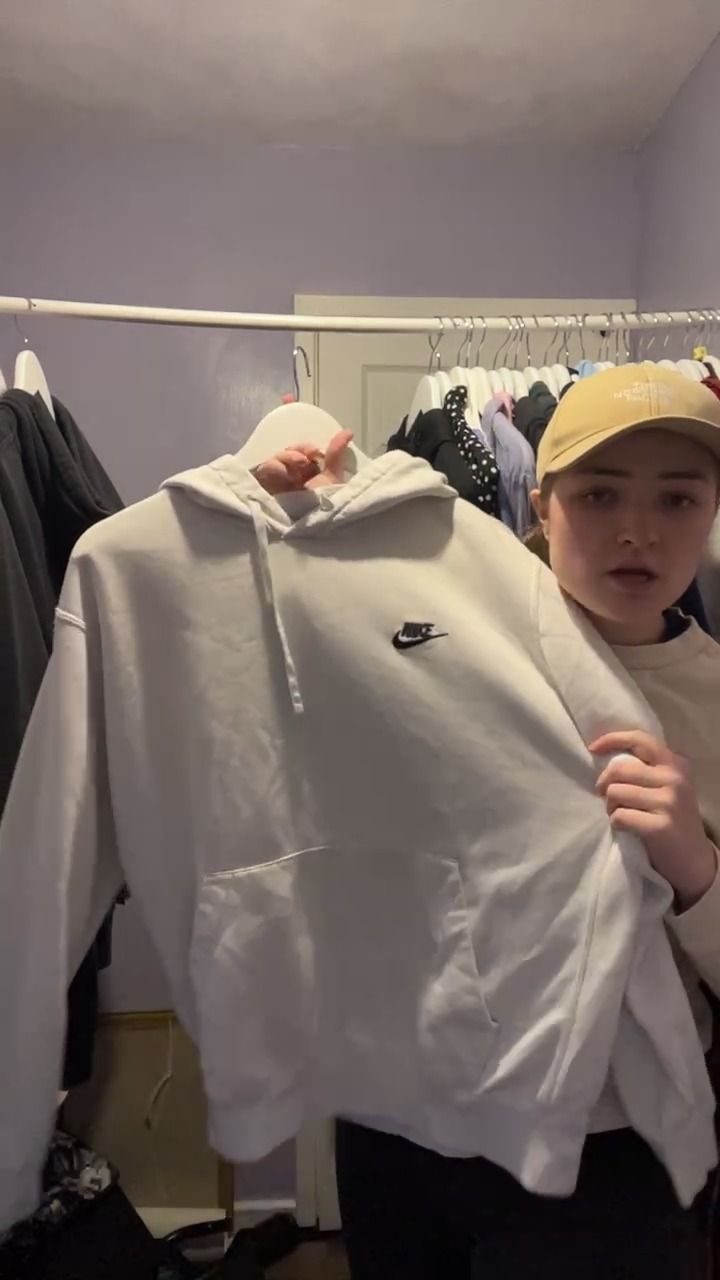 Nike NIKE HOODIE SIZE LARGE SMALL FLAWS  product image