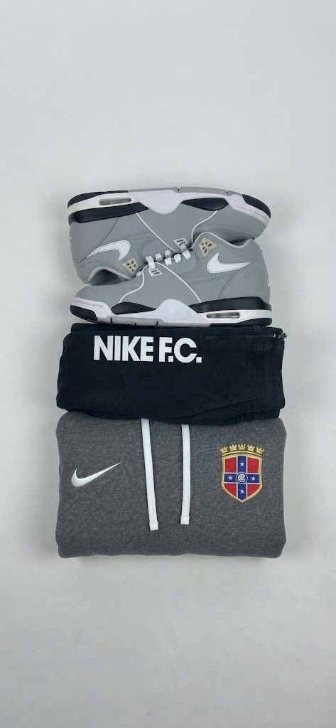Immagine di Nike Set Completo 3 Pezzi – Felpa + Nike F.C. Joggers + Air Flight 89 1