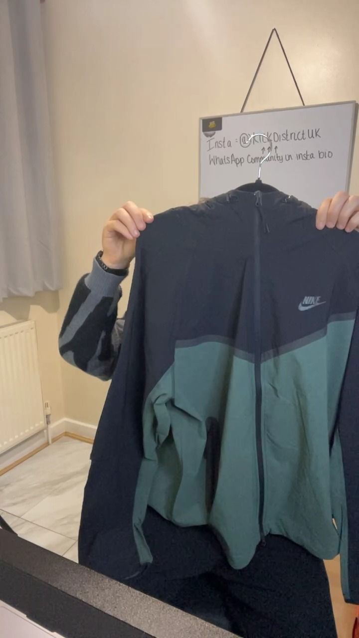 nike tech windbreaker £120 rrp image 1