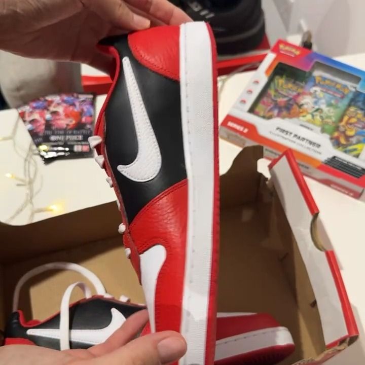 On Running Shoes as seen on screen
 product image