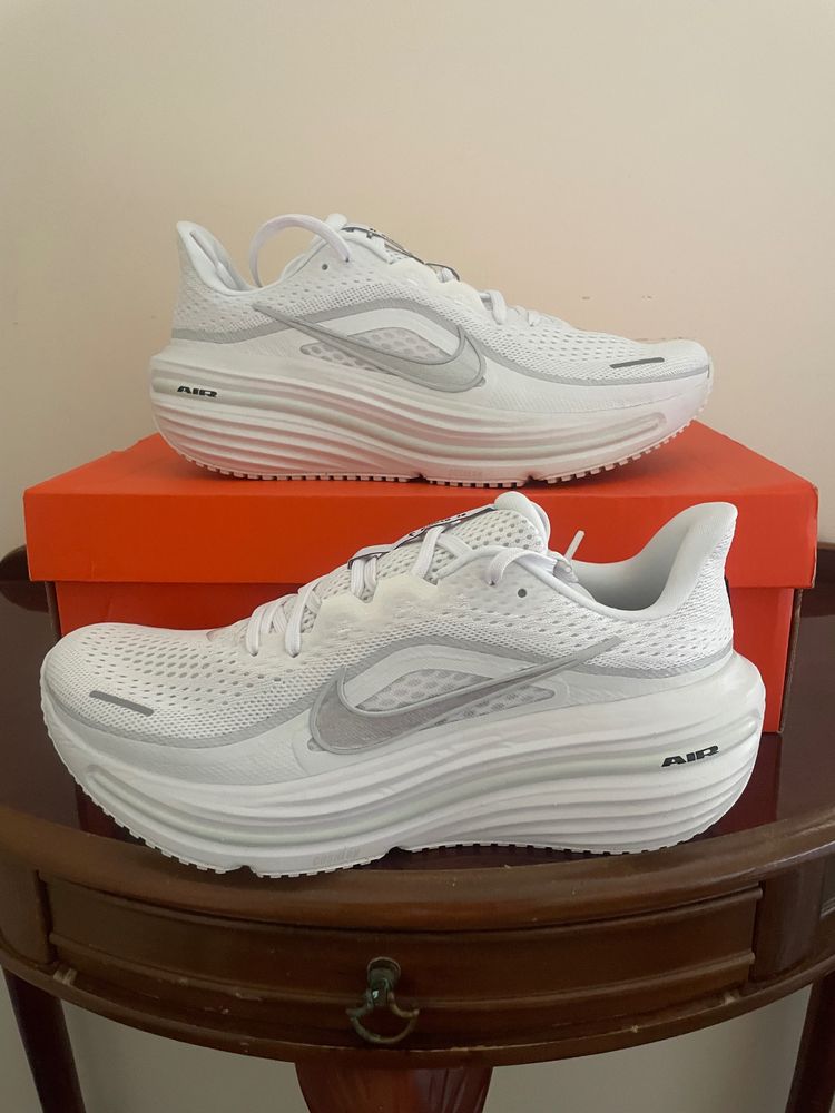 Immagine di Nike Air Winflo 12 Running Shoes 1