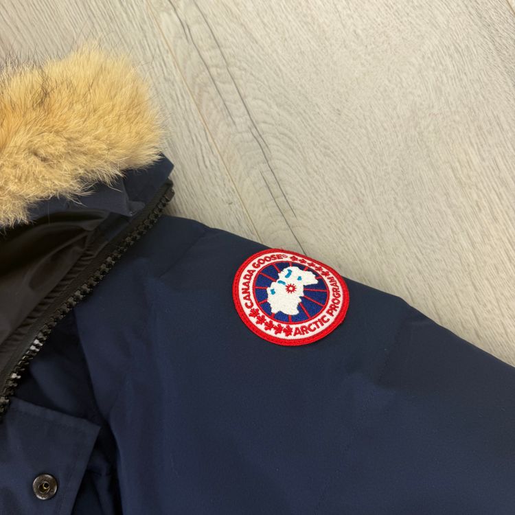 Canada Goose Men’s Navy Carson Parker Jacket - Medium 4